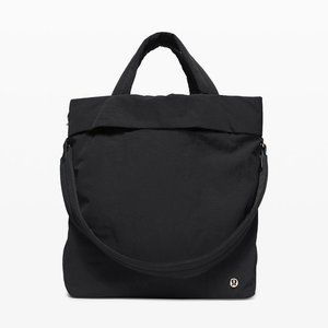 LULULEMON ON MY LEVEL BAG 19L Black/gold